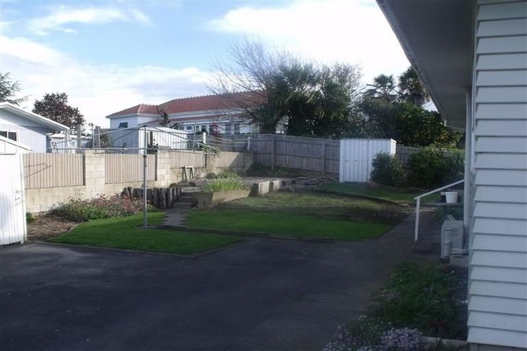 Photo of property in 12 Given Street, Havelock North, 4130