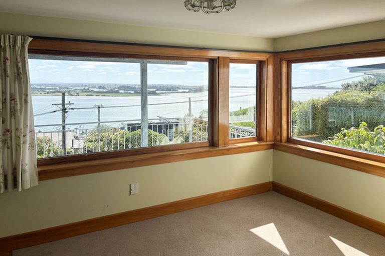 Photo of property in 40 Saint Andrews Hill Road, Mount Pleasant, Christchurch, 8081