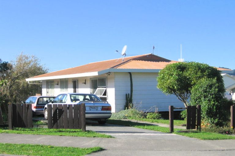 Photo of property in 4 Akeake Grove, Takapuwahia, Porirua, 5022