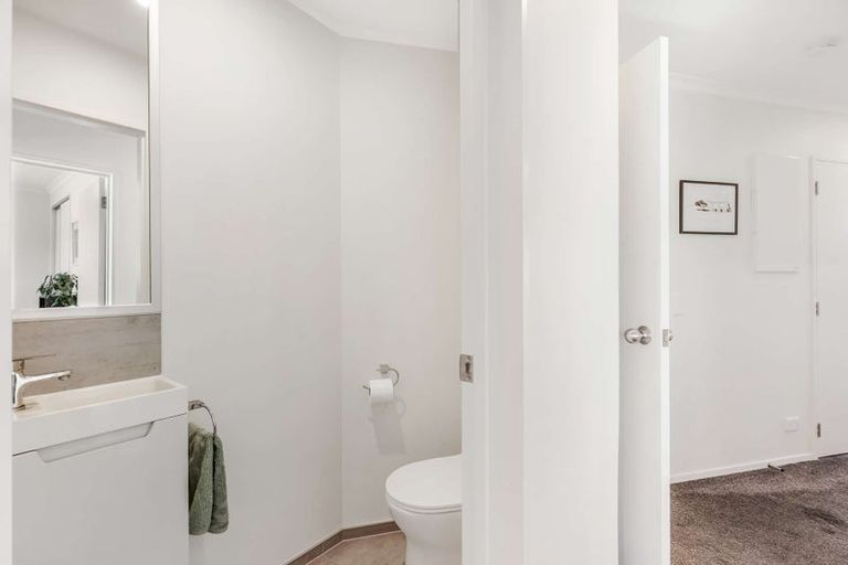 Photo of property in 9 Katipo Road, Takanini, 2112