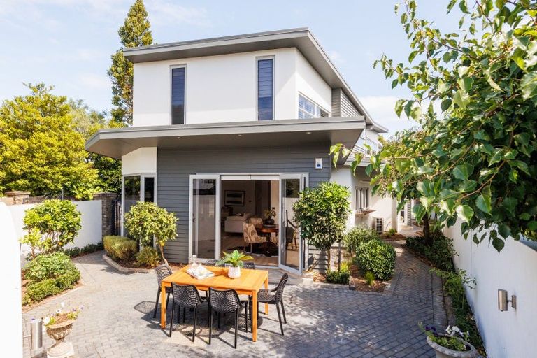 Photo of property in 23 Montgomery Terrace, Hokowhitu, Palmerston North, 4410