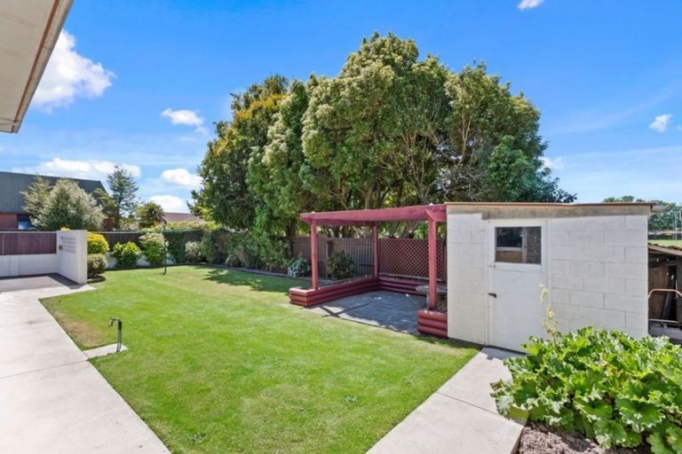 Photo of property in 20 Freebairn Street, Redwood, Christchurch, 8051