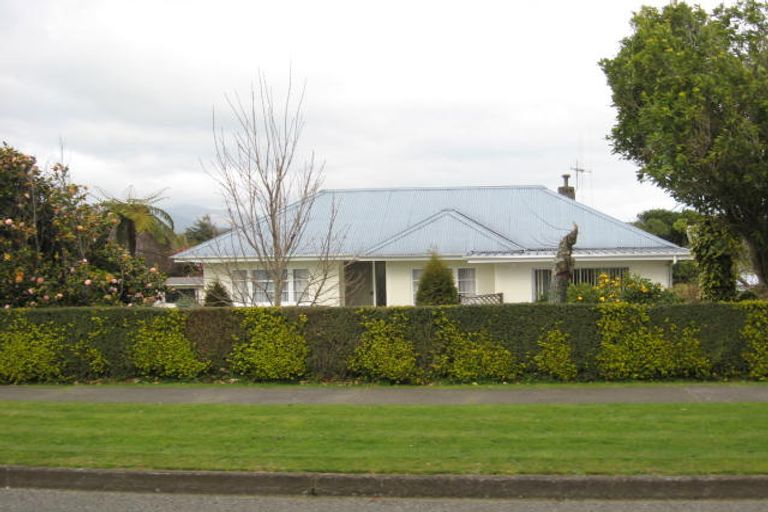 Photo of property in 63 Kawiu Road, Levin, 5510