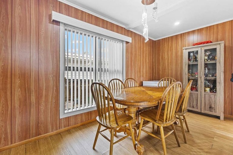 Photo of property in 16 Waterview Road West, Stanley Point, Takanini, 0624