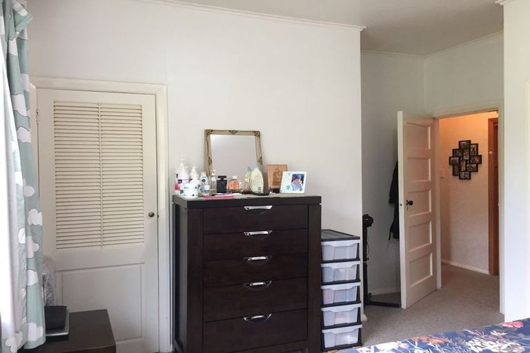 Photo of property in 81 Monorgan Road, Strathmore Park, Wellington, 6022