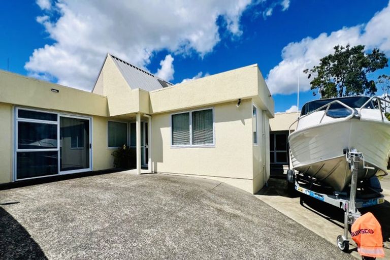 Photo of property in 98 Victoria Street, Coromandel, 3506