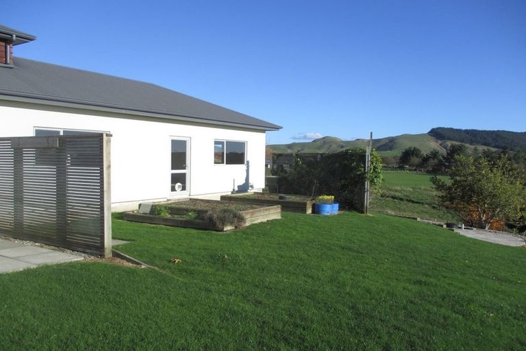 Photo of property in 63 Manakau Heights Drive, Manakau, Otaki, 5583