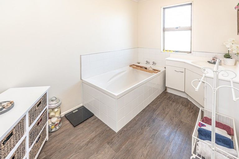 Photo of property in 78 Hinau Street, Castlecliff, Whanganui, 4501