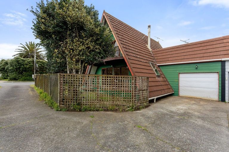 Photo of property in 5 William Street, Waikanae Beach, Waikanae, 5036
