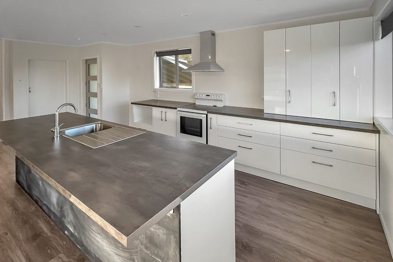 Photo of property in 12 Argyle Street, Kew, Invercargill, 9812