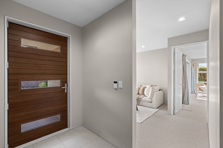 Photo of property in 16 Graycliffe Street, Halswell, Christchurch, 8025