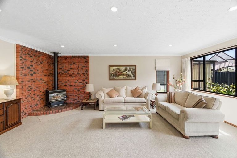 Photo of property in 12 Swithland Place, Avonhead, Christchurch, 8042