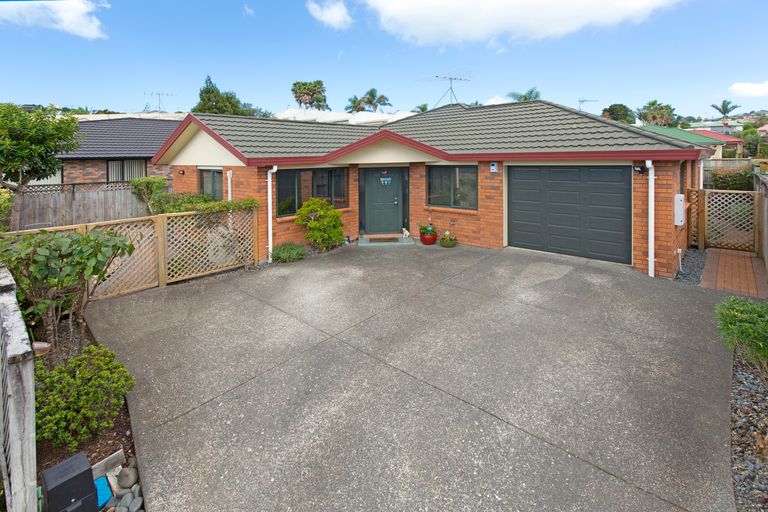 Photo of property in 32 Red Hibiscus Road, Stanmore Bay, Whangaparaoa, 0932