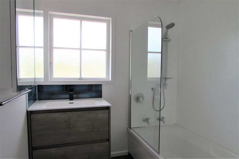 Photo of property in 33 Stockdale Street, Wainuiomata, Lower Hutt, 5014