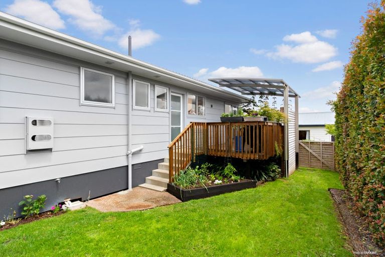 Photo of property in 138 Moire Road, West Harbour, Auckland, 0618