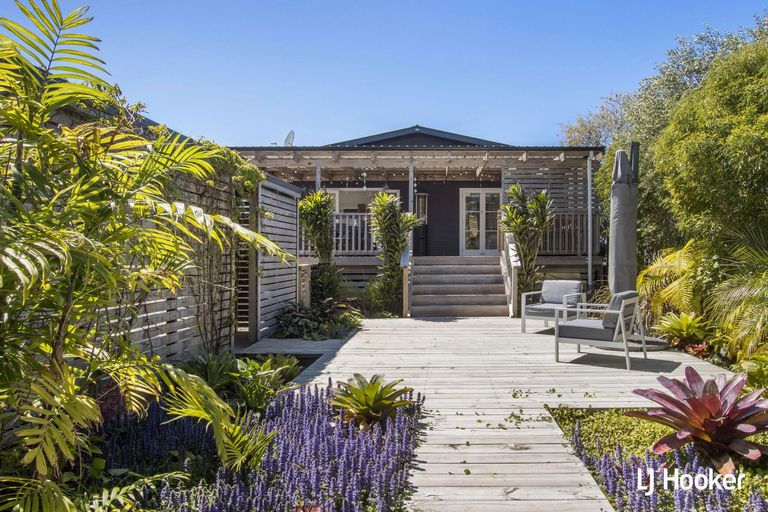 Photo of property in 44 Hillview Road, Waihi Beach, 3611