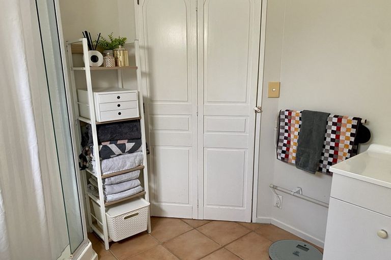 Photo of property in 1/41 Glenvar Road, Torbay, Auckland, 0630