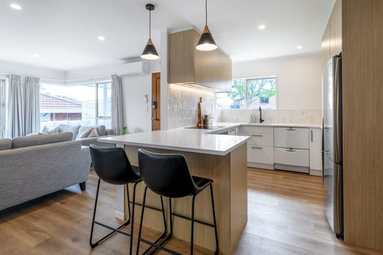 Photo of property in 1a Compass Place, Te Atatu Peninsula, Auckland, 0610