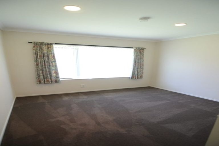 Photo of property in 6 Adair Place, Weymouth, Auckland, 2103