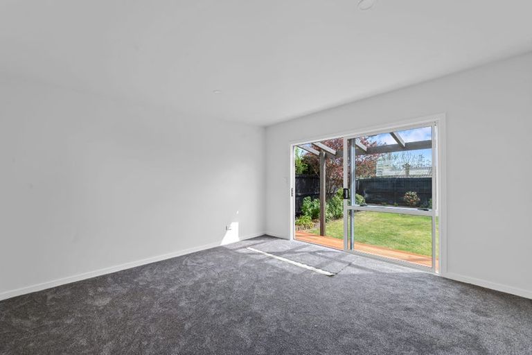 Photo of property in 17 Roberts Road, Hei Hei, Christchurch, 8042
