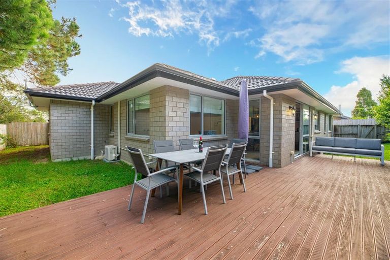 Photo of property in 127 Rangeview Road, Sunnyvale, Auckland, 0612