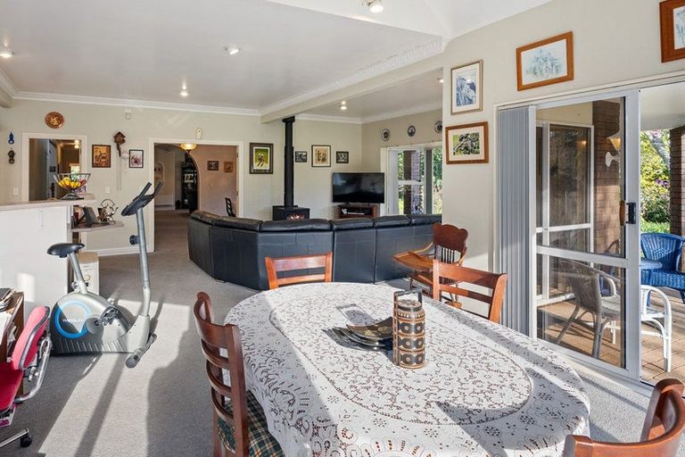 Photo of property in 2 Sunglo Terrace, Otaki, 5512
