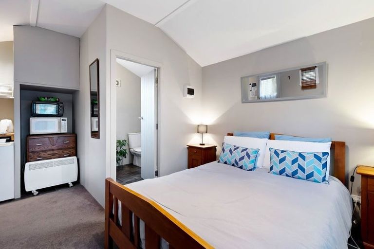 Photo of property in 35 Winters Road, Redwood, Christchurch, 8051