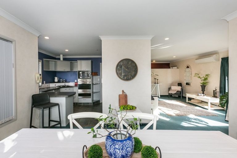 Photo of property in 5 Kentia Place, Havelock North, 4130