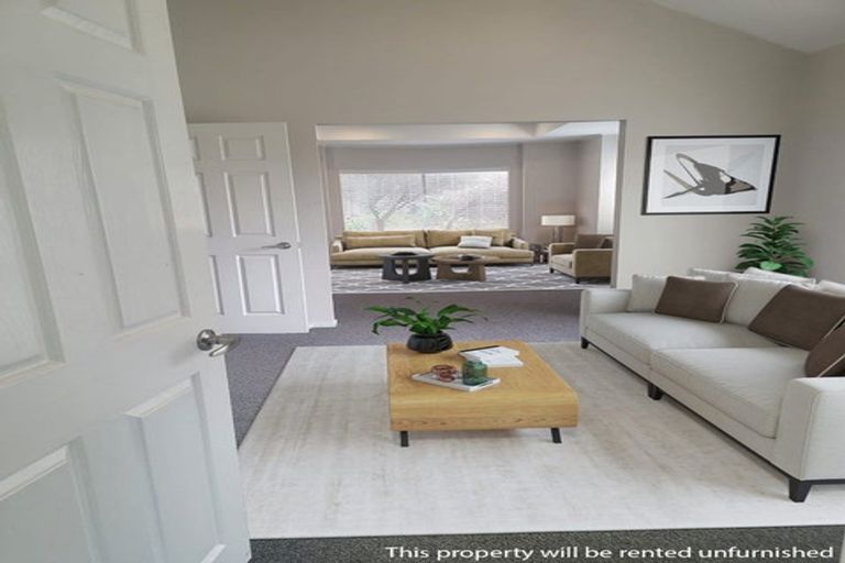 Photo of property in 1/19 Goldfinch Rise, Unsworth Heights, Auckland, 0632