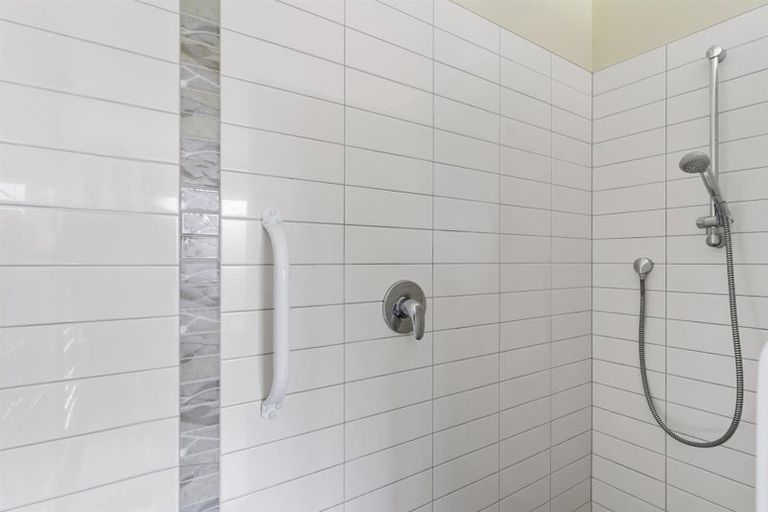 Photo of property in 8 Donelle Place, Te Puke, 3119