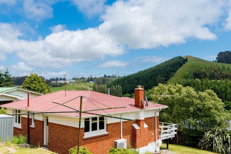 Photo of property in 489 Kaikorai Valley Road, Bradford, Dunedin, 9011