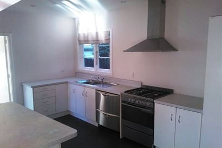 Photo of property in 1/114 Idris Road, Bryndwr, Christchurch, 8052