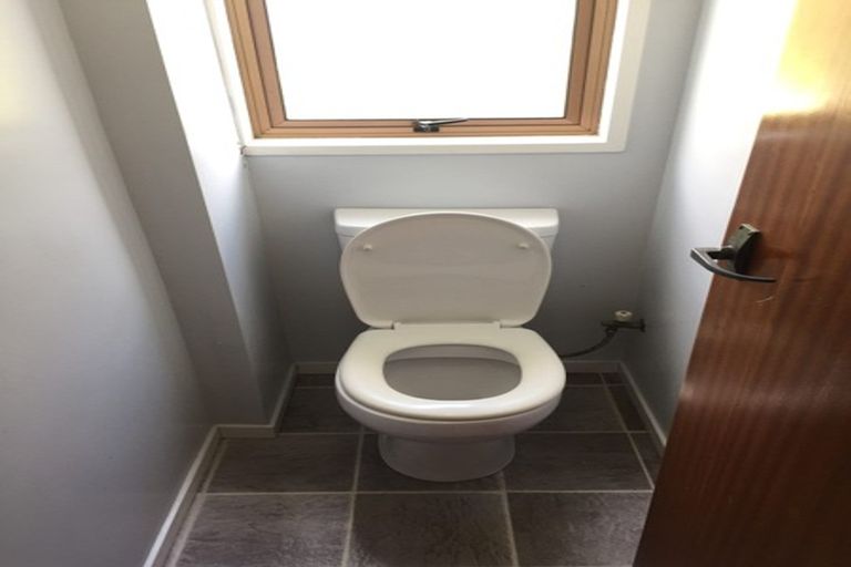 Photo of property in 17a Grande Vue Road, Hillpark, Auckland, 2102