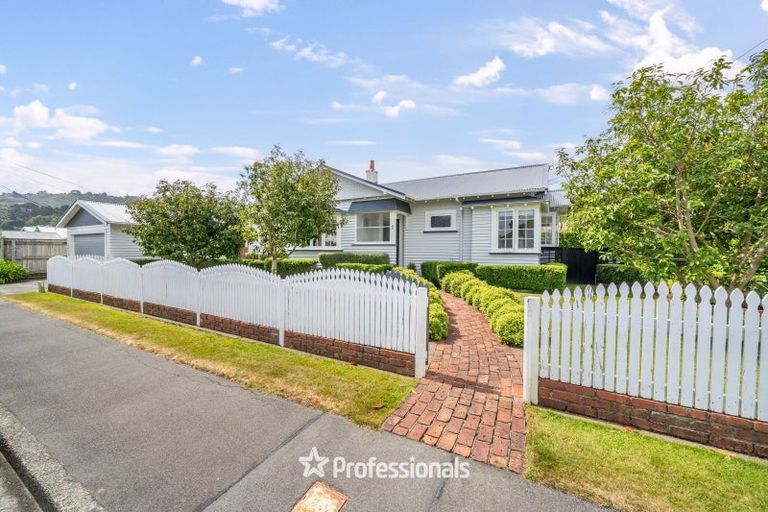 Photo of property in 2 Ropata Crescent, Boulcott, Lower Hutt, 5010