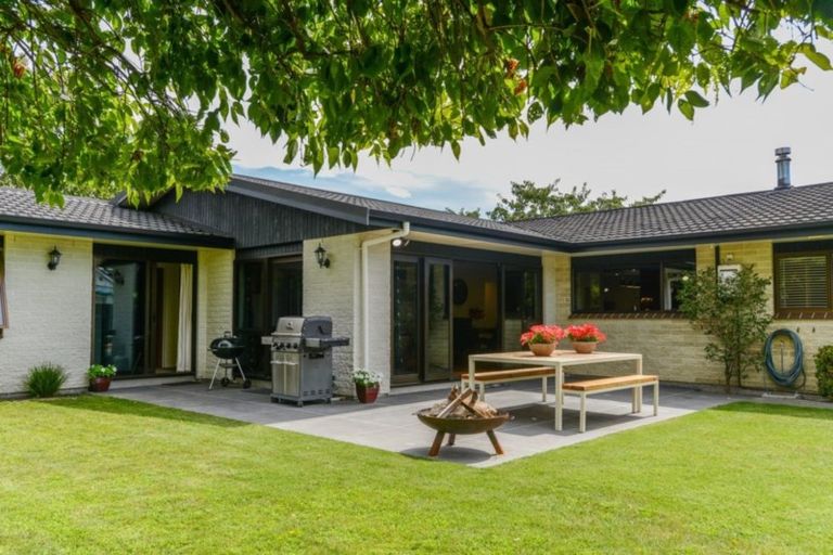 Photo of property in 22 Otatara Road, Taradale, Napier, 4112