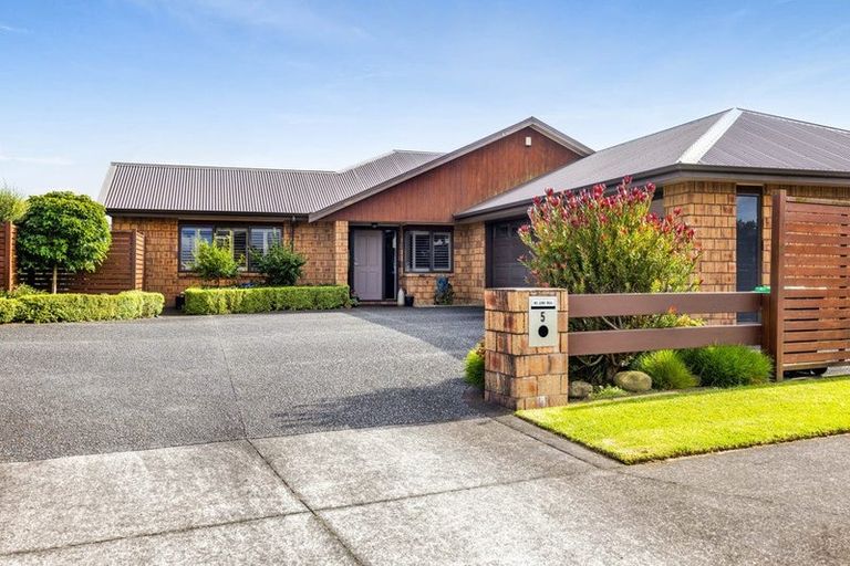 Photo of property in 5 Marlin Terrace, Bell Block, New Plymouth, 4312