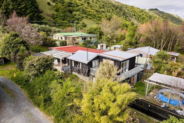 Photo of property in 192 Main Road South, Raumati South, Paraparaumu, 5032