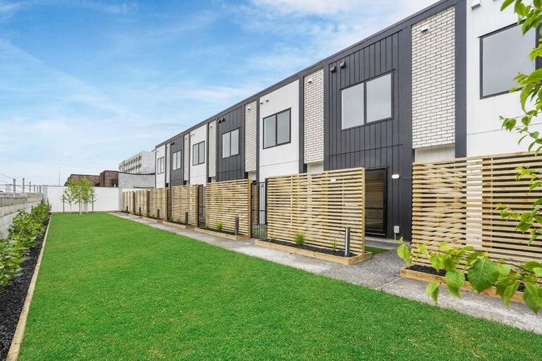 Photo of property in 9/1 Vialou Street, Hamilton Central, Hamilton, 3204