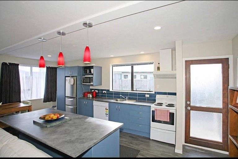 Photo of property in 31 Tyrone Street, Belfast, Christchurch, 8051