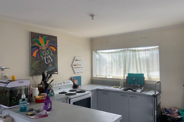 Photo of property in 65 Trias Road, Totara Vale, Auckland, 0629