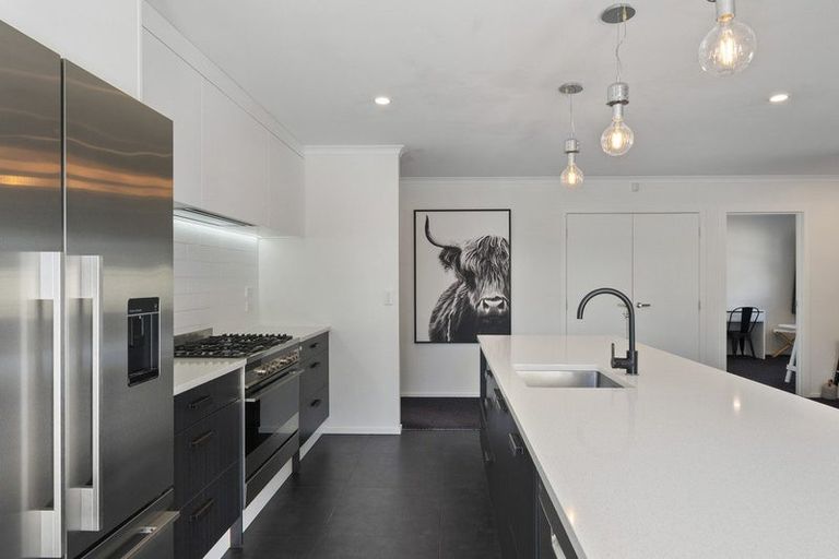 Photo of property in 6 Waimarama Court, Roslyn, Palmerston North, 4414