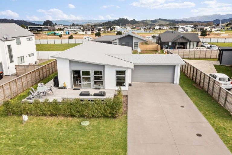 Photo of property in 8 Ngaroma Crescent, Whitianga, 3510