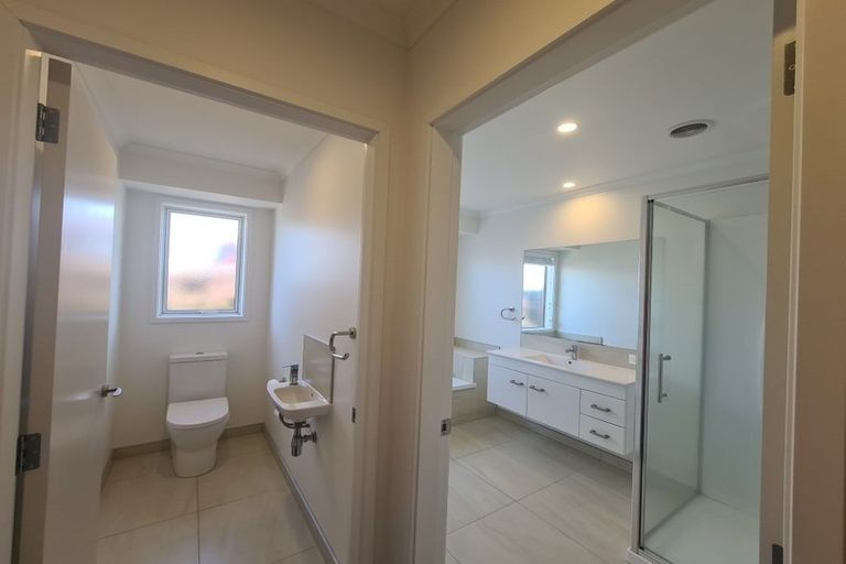 Photo of property in 10 Leet Crescent, Papamoa Beach, Papamoa, 3118