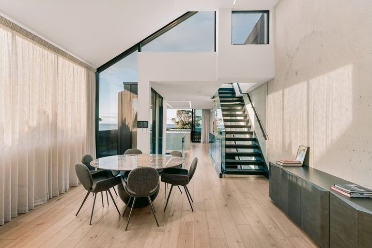 Photo of property in 124 Marine Parade, Mount Maunganui, 3116