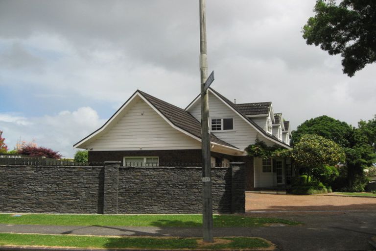 Photo of property in 57 Walter Strevens Drive, Conifer Grove, Takanini, 2112