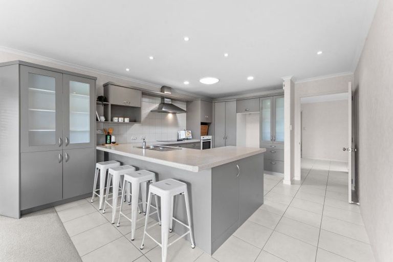 Photo of property in 73 Oriental Parade, Papamoa Beach, Papamoa, 3118