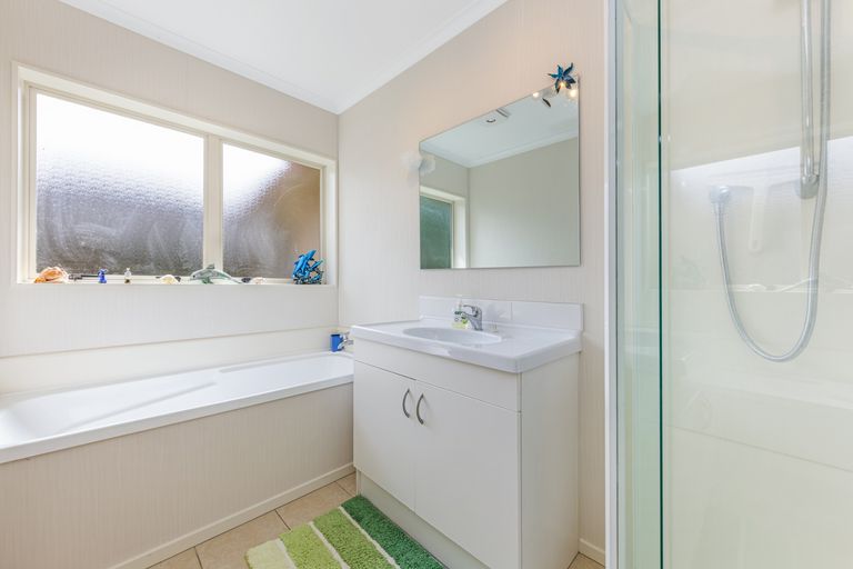 Photo of property in 23 Muirfield Street, Wattle Downs, Auckland, 2103