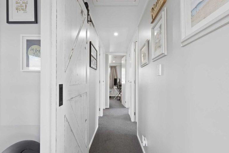 Photo of property in 7 Colonial Place, Kelvin Grove, Palmerston North, 4414