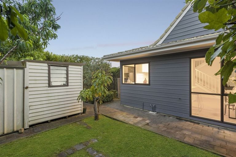 Photo of property in 1/13 Pinewood Grove, Botany Downs, Auckland, 2010