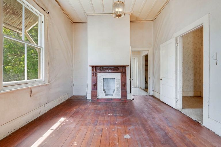 Photo of property in 5 Porter Crescent, Helensville, 0800